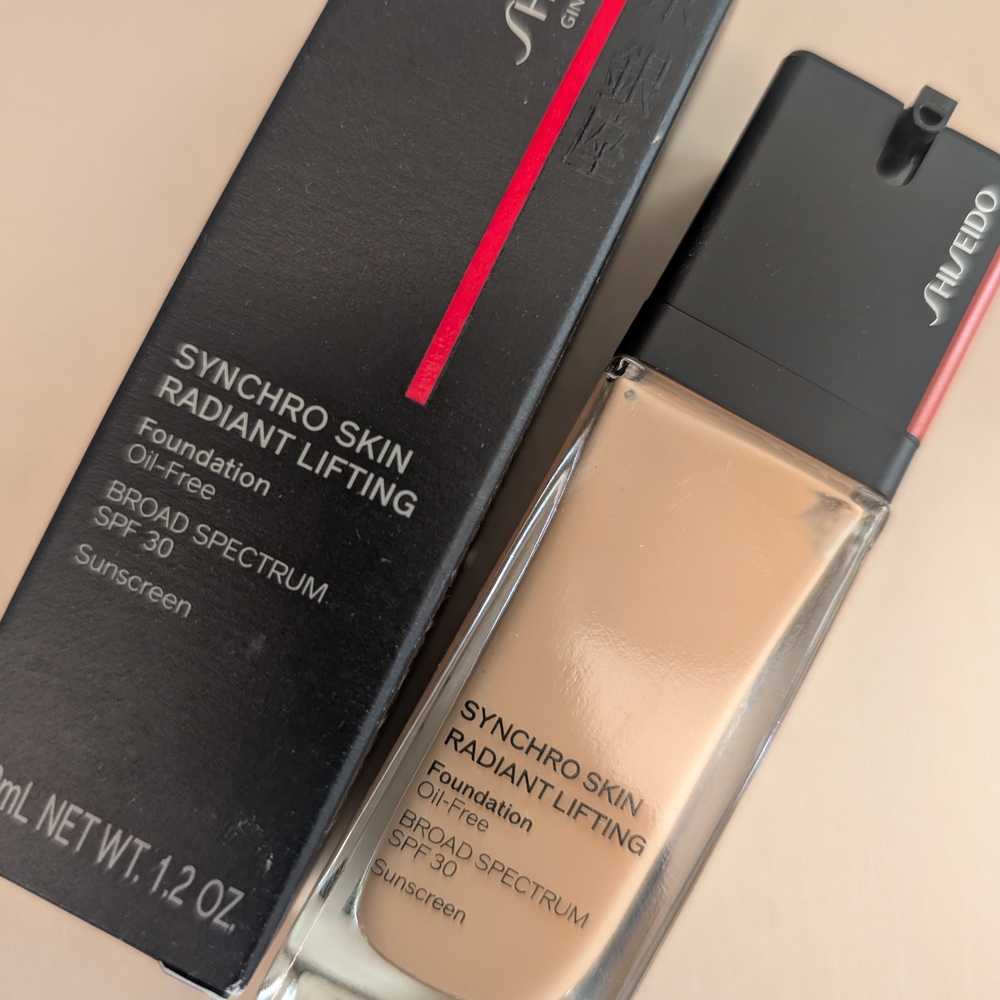 *NIB* Synchro Skin RADIANT Foundation - Pine320